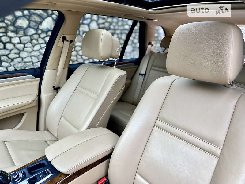 Внедорожник / Кроссовер BMW X5 2011 в Подволочиске