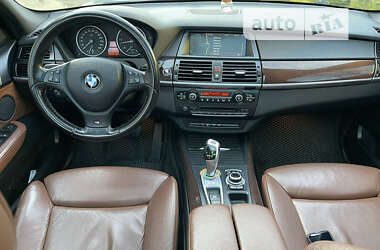 Внедорожник / Кроссовер BMW X5 2010 в Старом Самборе