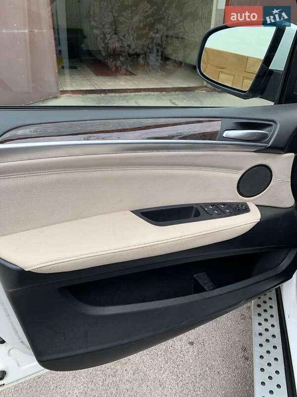Внедорожник / Кроссовер BMW X5 2012 в Запорожье