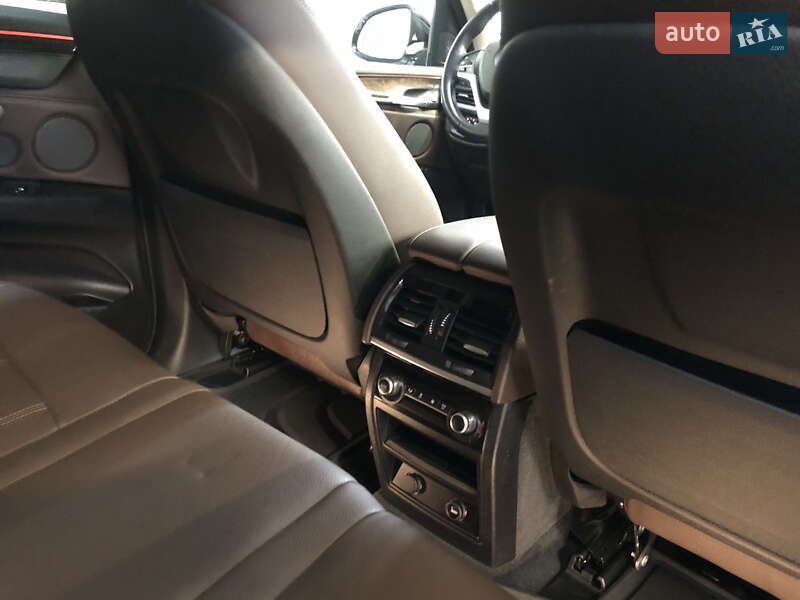 Позашляховик / Кросовер BMW X5 2015 в Києві