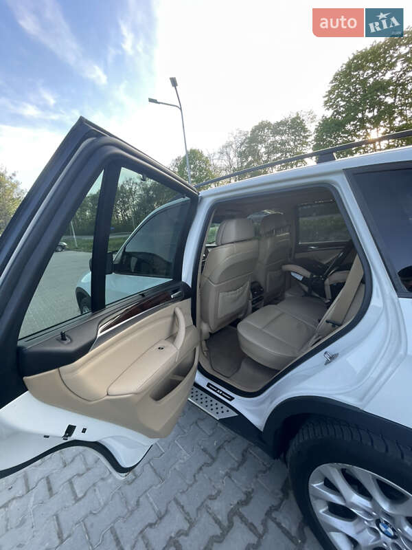 Внедорожник / Кроссовер BMW X5 2011 в Львове