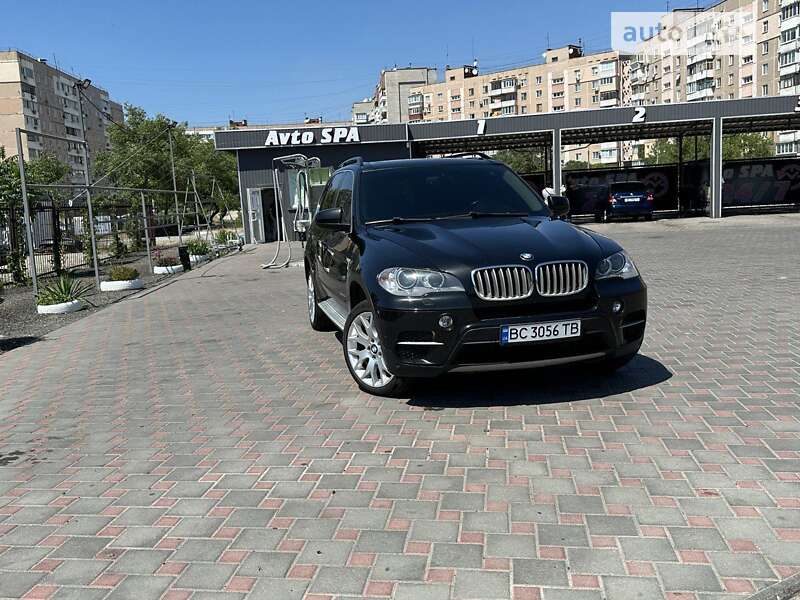 Позашляховик / Кросовер BMW X5 2013 в Запоріжжі