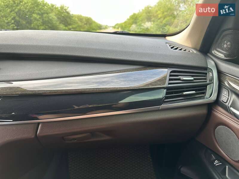 Позашляховик / Кросовер BMW X5 2015 в Теплодарі фото 12 Позашляховик / Кросовер BMW X5 2015 в Теплодарі