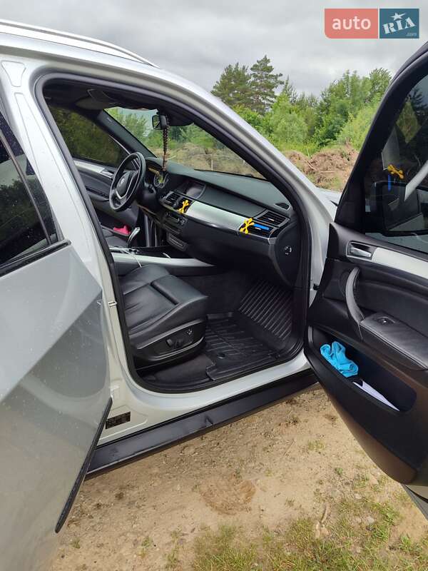 Внедорожник / Кроссовер BMW X5 2010 в Самборе