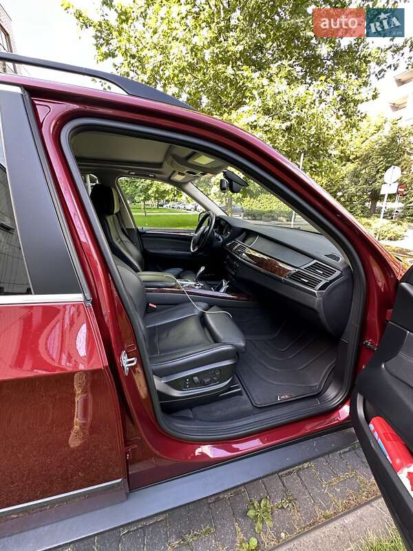 Позашляховик / Кросовер BMW X5 2013 в Києві