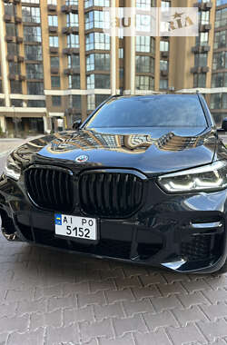 Внедорожник / Кроссовер BMW X5 2022 в Вишневом
