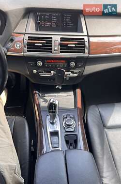 Позашляховик / Кросовер BMW X5 2010 в 