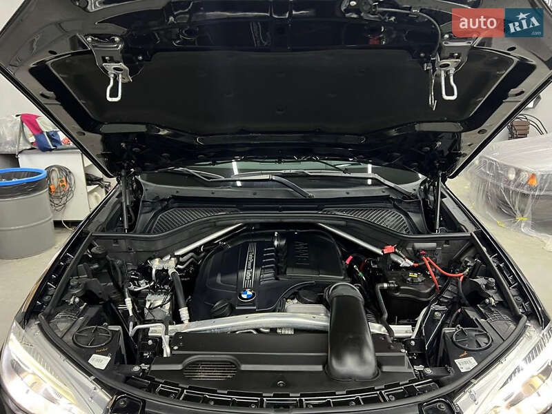 Позашляховик / Кросовер BMW X5 2015 в Львові