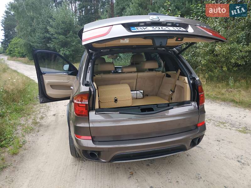 Позашляховик / Кросовер BMW X5 2013 в Вараші