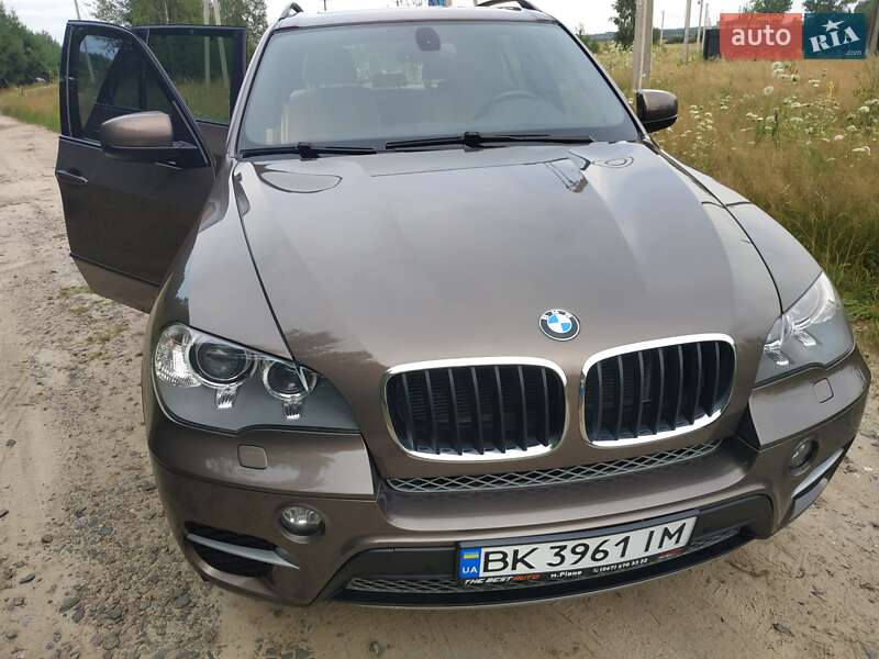 Позашляховик / Кросовер BMW X5 2013 в Вараші