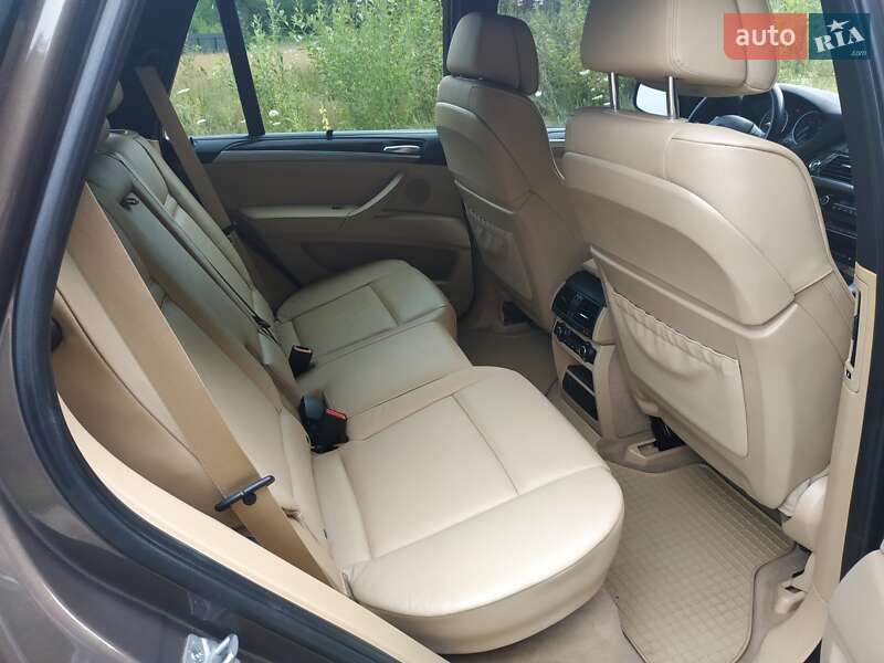 Позашляховик / Кросовер BMW X5 2013 в Вараші