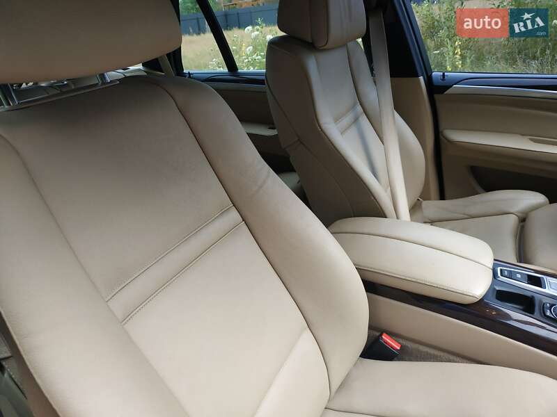 Позашляховик / Кросовер BMW X5 2013 в Вараші