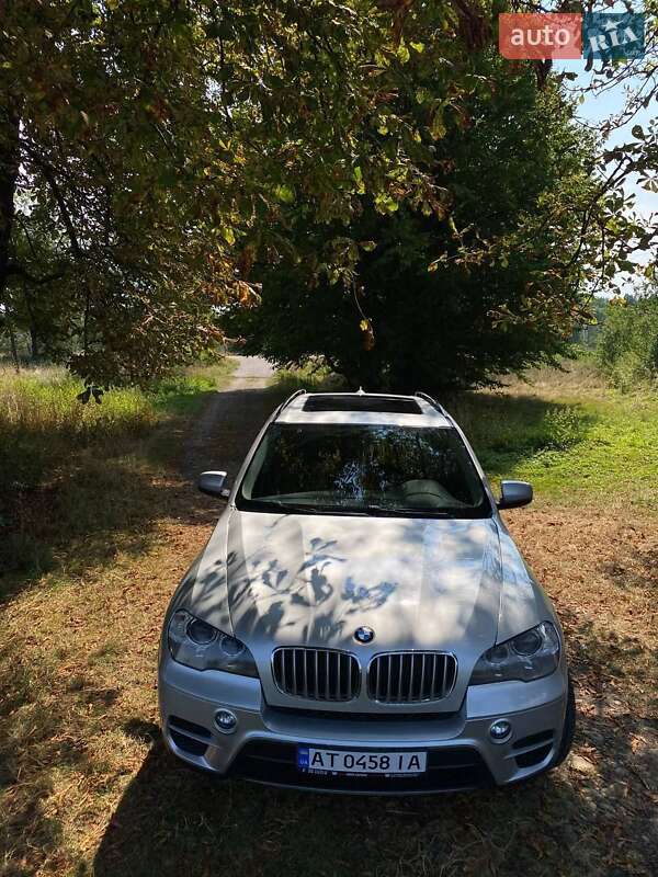 Внедорожник / Кроссовер BMW X5 2012 в Калуше