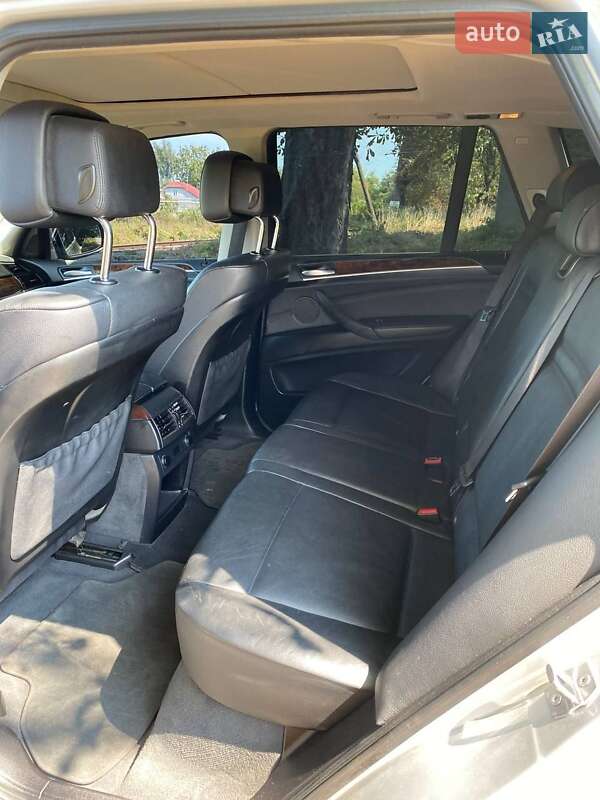 Внедорожник / Кроссовер BMW X5 2012 в Калуше