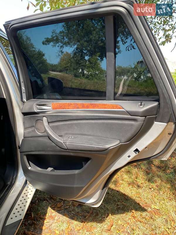 Внедорожник / Кроссовер BMW X5 2012 в Калуше