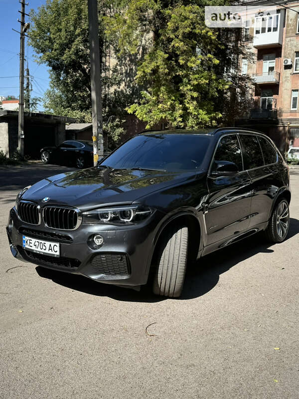 Внедорожник / Кроссовер BMW X5 2015 в Каменском