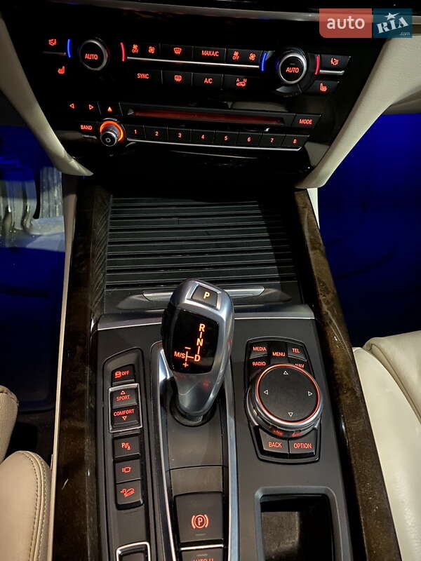 Внедорожник / Кроссовер BMW X5 2016 в Покрове