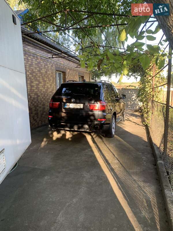 Внедорожник / Кроссовер BMW X5 2010 в Бобринце