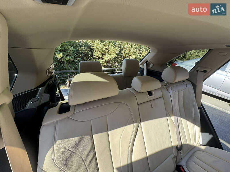 Внедорожник / Кроссовер BMW X5 2016 в Черновцах