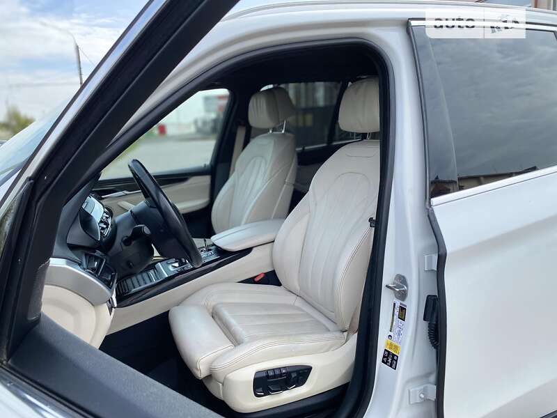 Позашляховик / Кросовер BMW X5 2017 в Луцьку