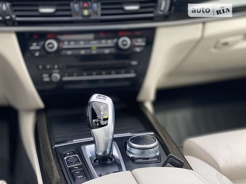 Позашляховик / Кросовер BMW X5 2017 в Луцьку