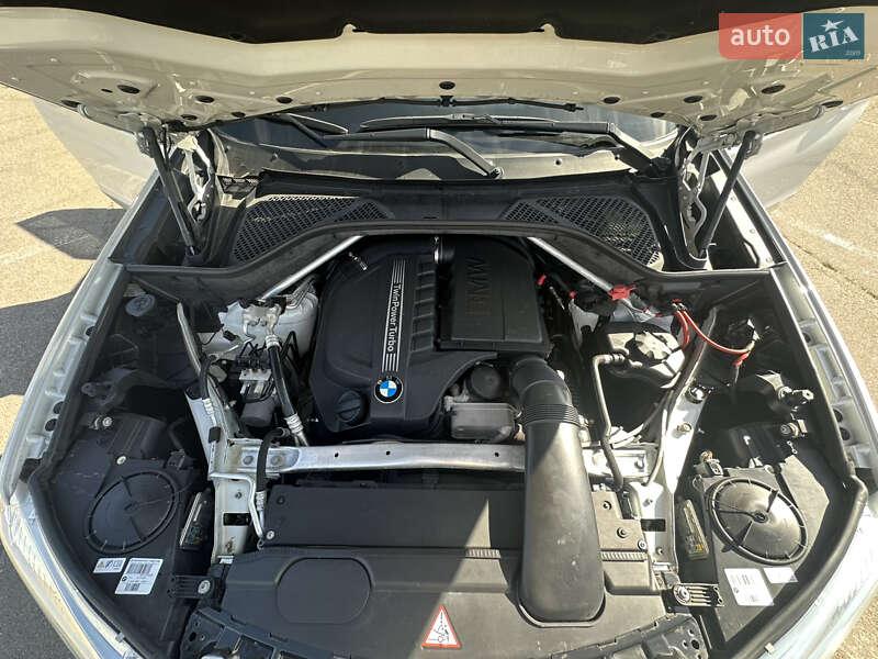 Внедорожник / Кроссовер BMW X5 2014 в Одессе