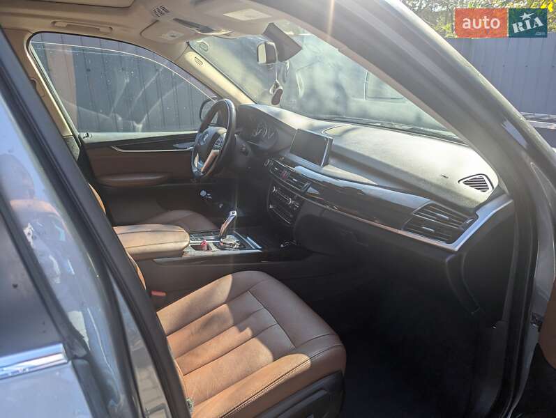 Позашляховик / Кросовер BMW X5 2015 в Івано-Франківську