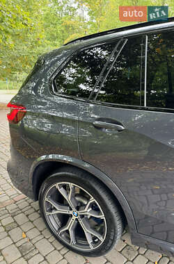Позашляховик / Кросовер BMW X5 2019 в 