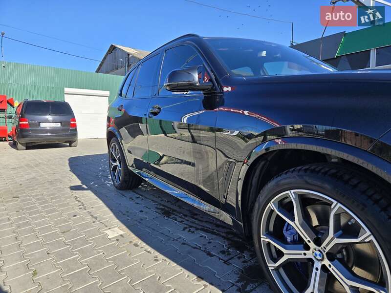 Позашляховик / Кросовер BMW X5 2022 в Чернівцях
