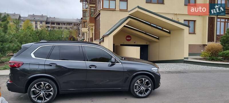 Внедорожник / Кроссовер BMW X5 2020 в Запорожье