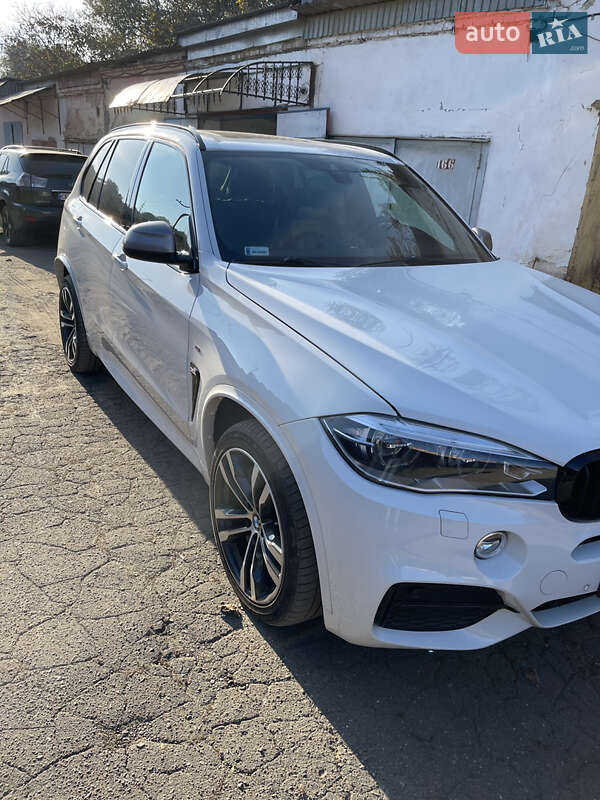 Внедорожник / Кроссовер BMW X5 2015 в Черновцах