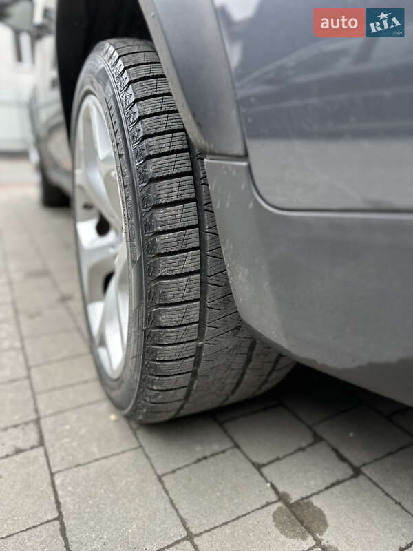 Внедорожник / Кроссовер BMW X5 2012 в Львове