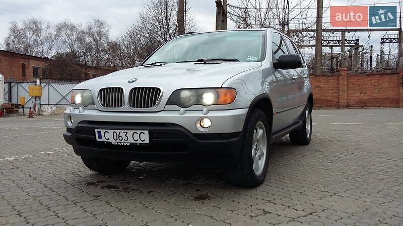 Внедорожник / Кроссовер BMW X5 2001 в Черновцах