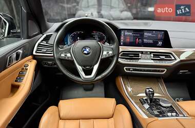 Внедорожник / Кроссовер BMW X5 2019 в 
