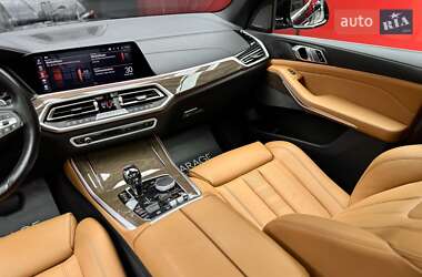 Внедорожник / Кроссовер BMW X5 2019 в 