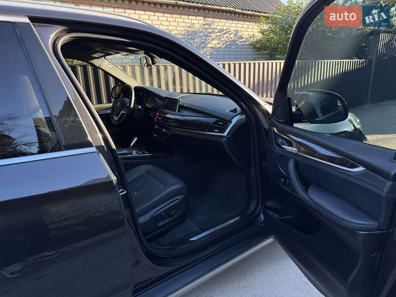 Внедорожник / Кроссовер BMW X5 2016 в Житомире