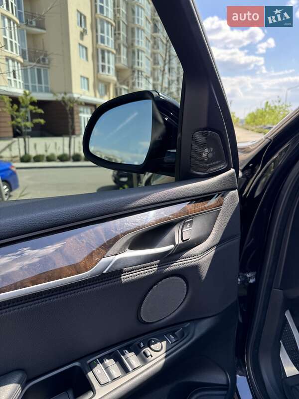 Позашляховик / Кросовер BMW X5 2016 в Миколаєві