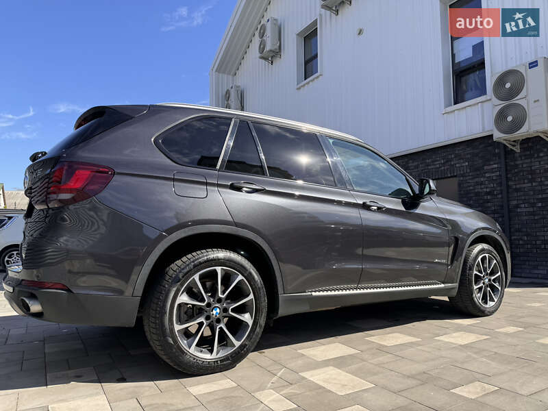 Позашляховик / Кросовер BMW X5 2015 в Луцьку