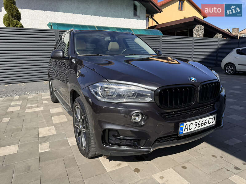 Позашляховик / Кросовер BMW X5 2015 в Луцьку