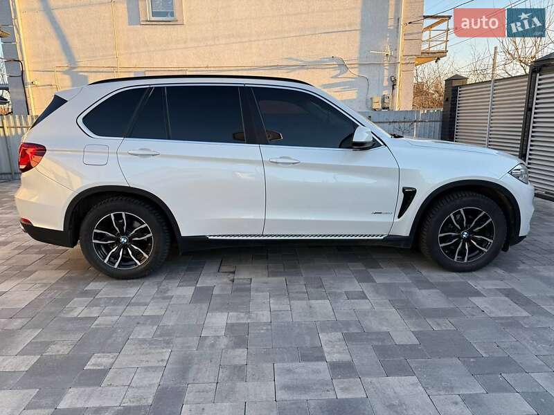 Позашляховик / Кросовер BMW X5 2015 в Черкасах