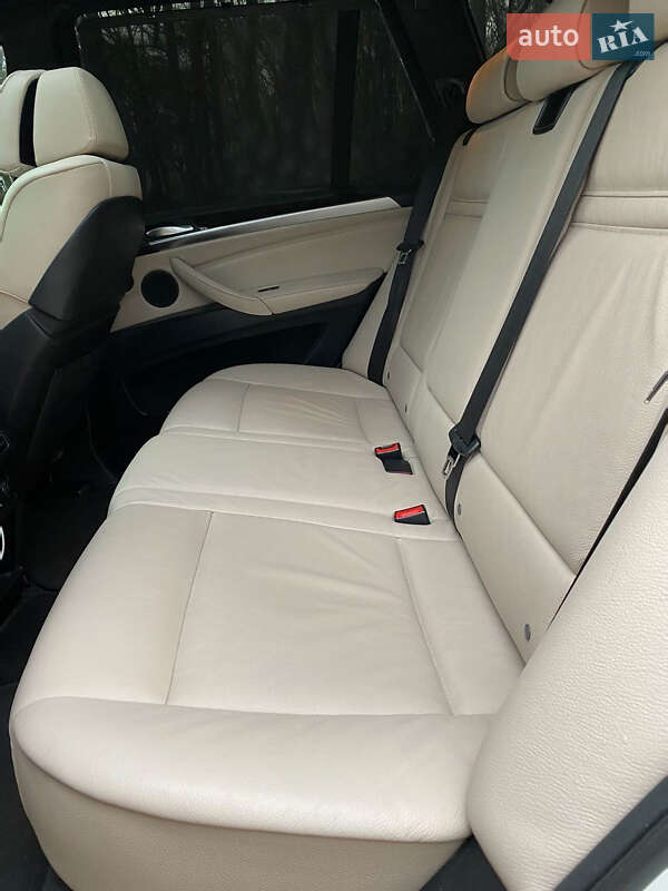 Позашляховик / Кросовер BMW X5 2011 в Києві
