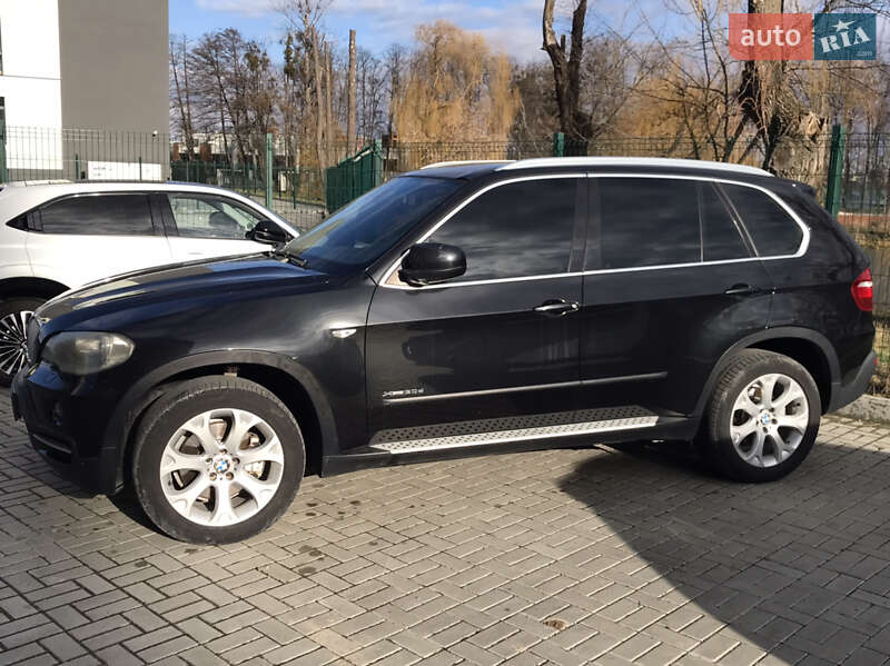 Позашляховик / Кросовер BMW X5 2010 в Івано-Франківську