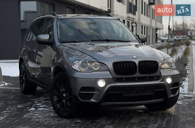 Позашляховик / Кросовер BMW X5 2010 в Рівному