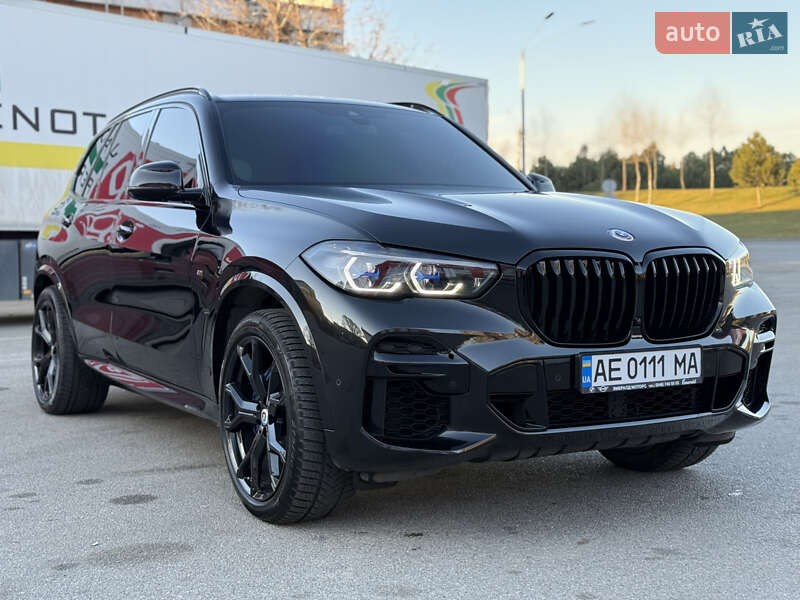 Позашляховик / Кросовер BMW X5 2022 в 