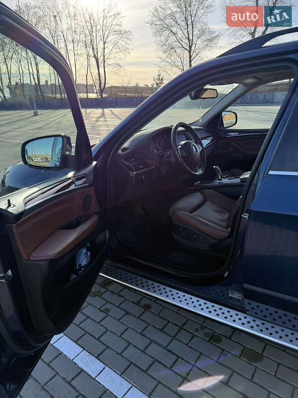 Внедорожник / Кроссовер BMW X5 2013 в Тернополе