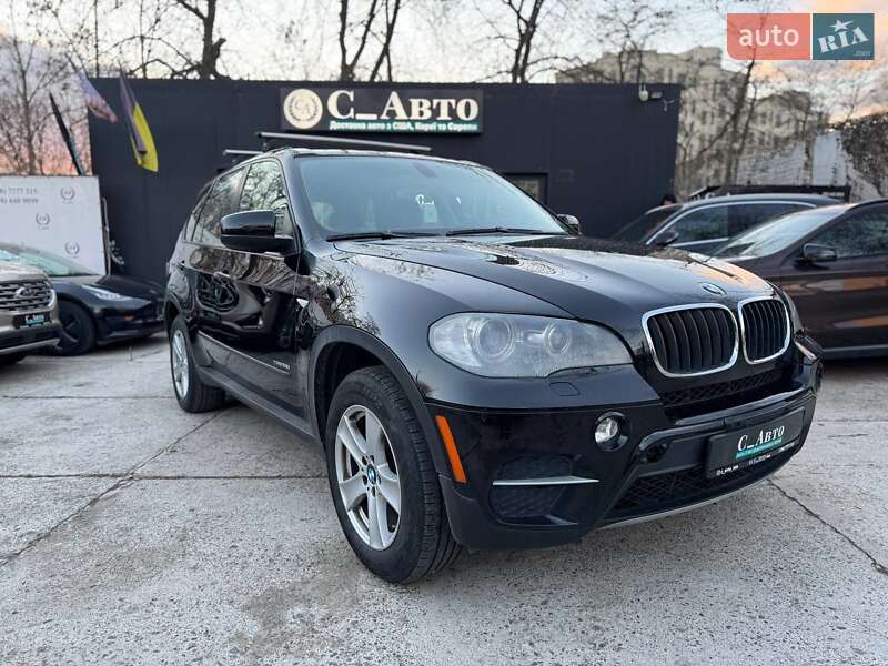 Внедорожник / Кроссовер BMW X5 2011 в Черновцах