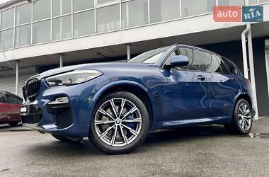 Внедорожник / Кроссовер BMW X5 2019 в 