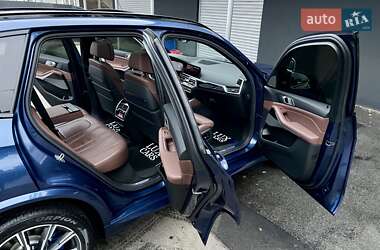 Внедорожник / Кроссовер BMW X5 2019 в 