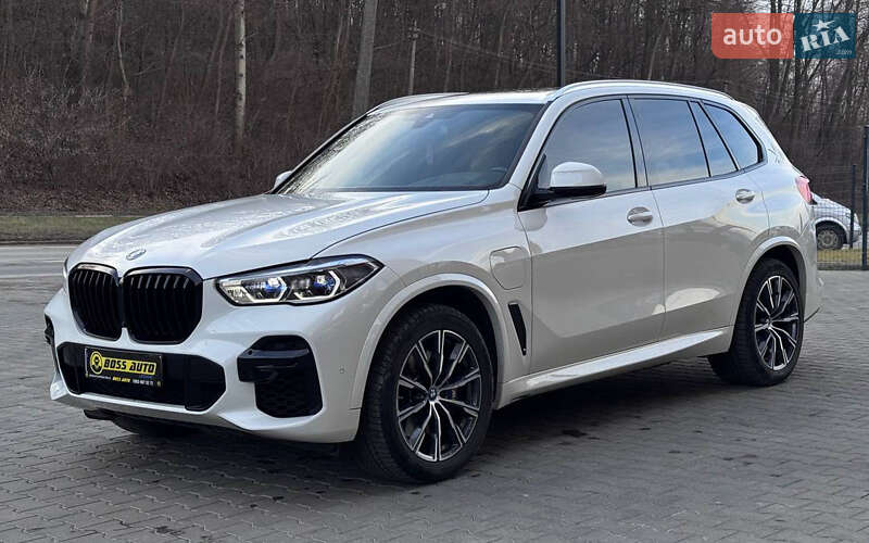 Позашляховик / Кросовер BMW X5 2022 в Чернівцях