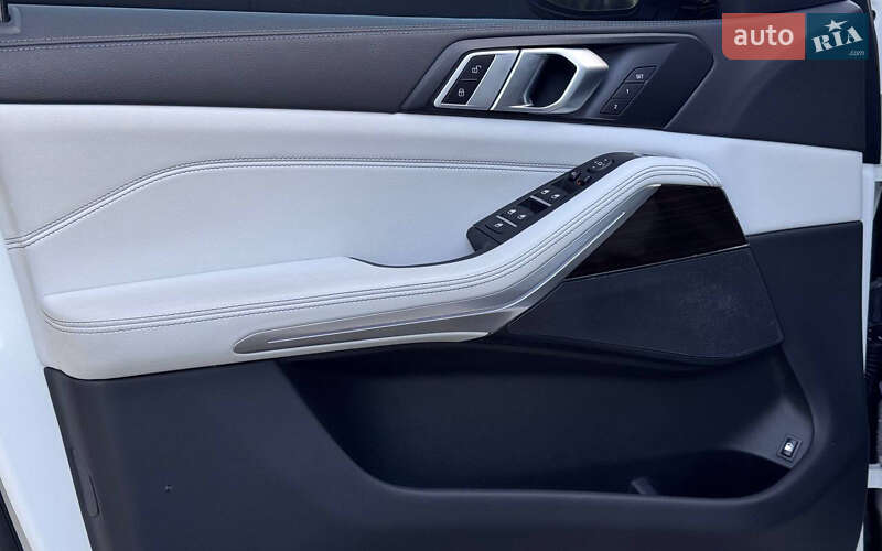 Позашляховик / Кросовер BMW X5 2022 в Чернівцях